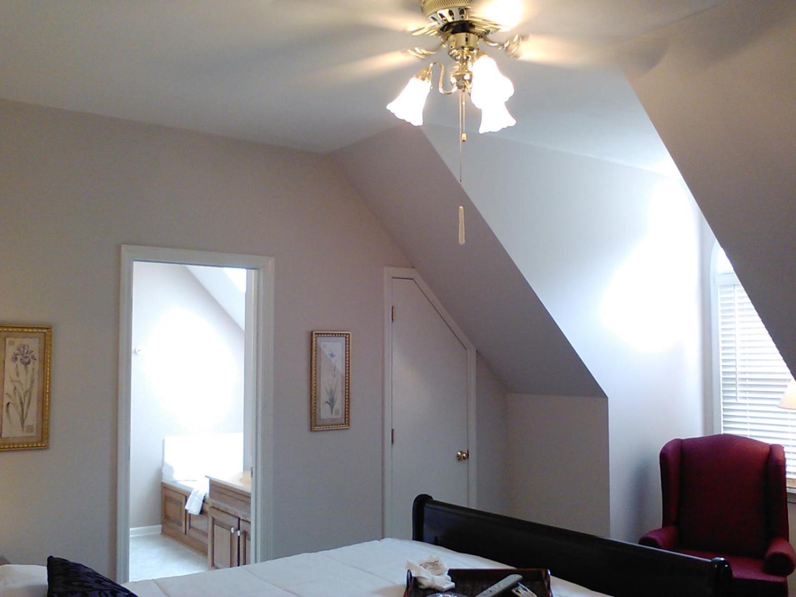 The Garden Inn Bed & Breakfast At Bee Rock Monterey Bagian luar foto